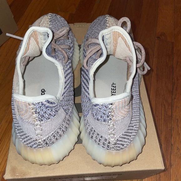 Yeezy 350 V2 Boost Ash Pearl - Picture 4 of 11